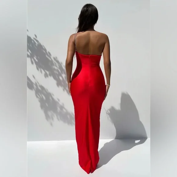 Backless bodycon maxi sexy red dress. Very stretchy material - Picture 2 of 9